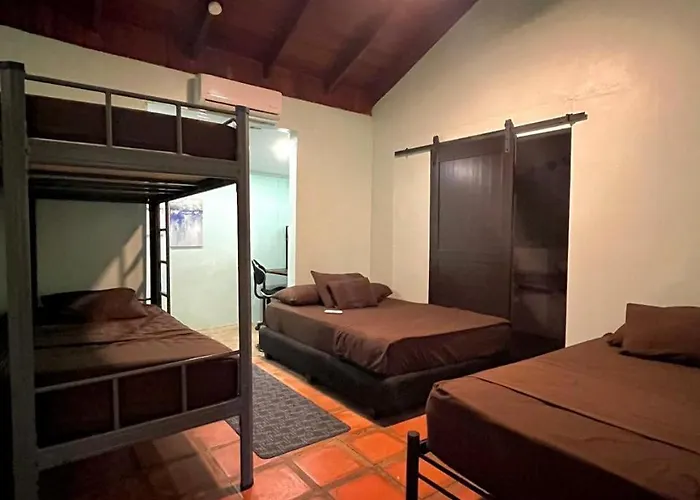 Backpackers Tamarindo
