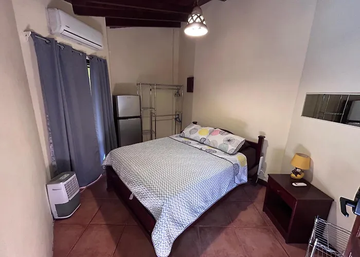 Backpackers Hostal Tamarindo