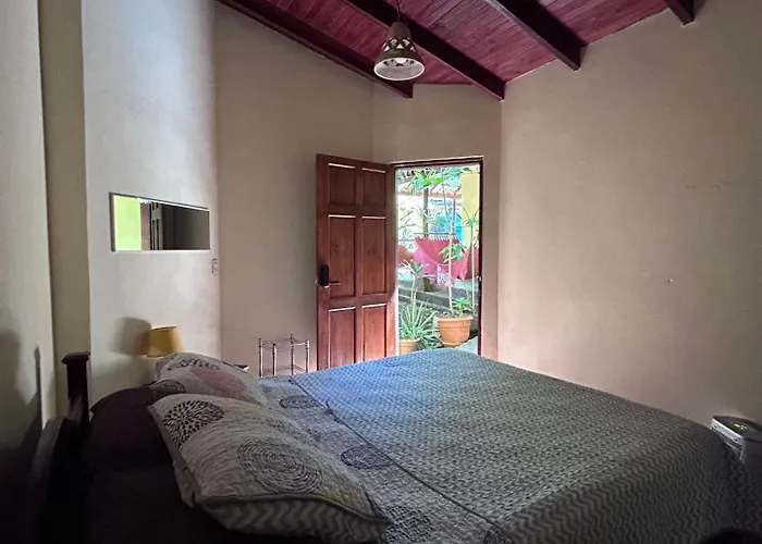 Backpackers * Tamarindo